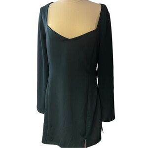Lulu's Green Sheath Long Sleeve Dress size L NWT
D13